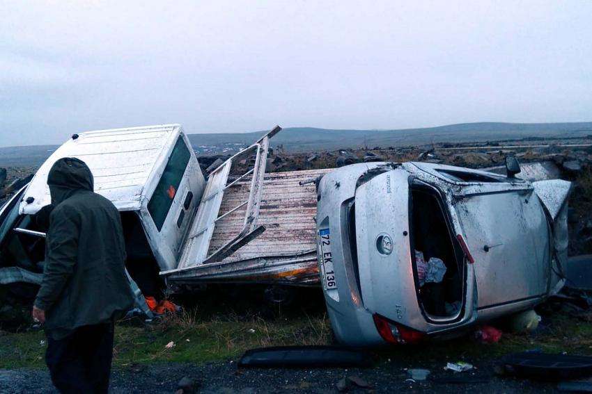 Siverek Diyarbakır Karayolunda Kaza 2 Yaralı