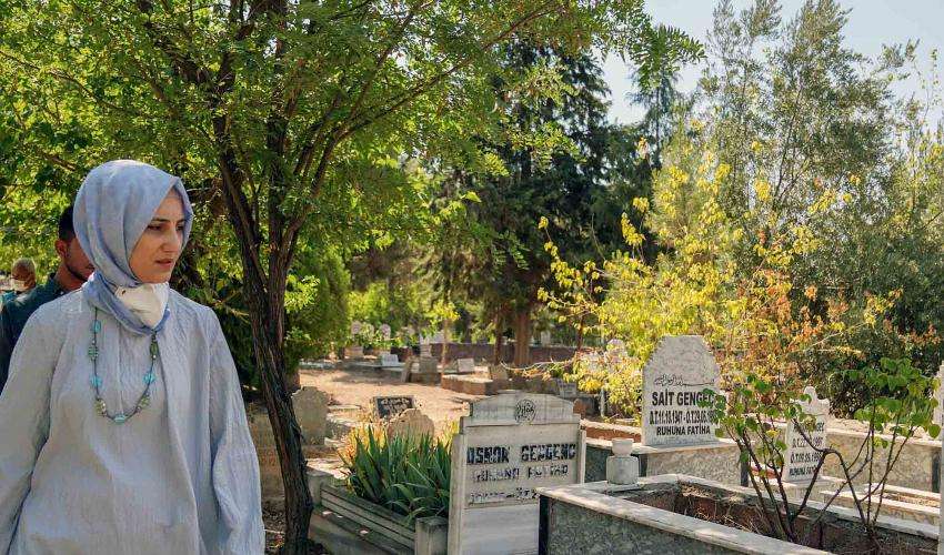 Siverek'te Kurban bayramı öncesi mezarlıklar temizlendi