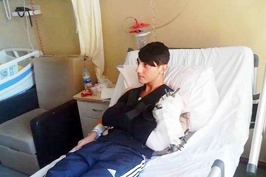 Siverek'te kolu kopan genç yardım bekliyor