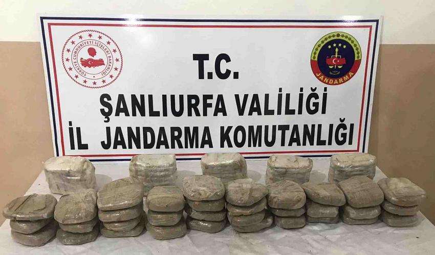 Toprağa gömülü halde satışa hazır 20 kilo esrar ele geçirildi