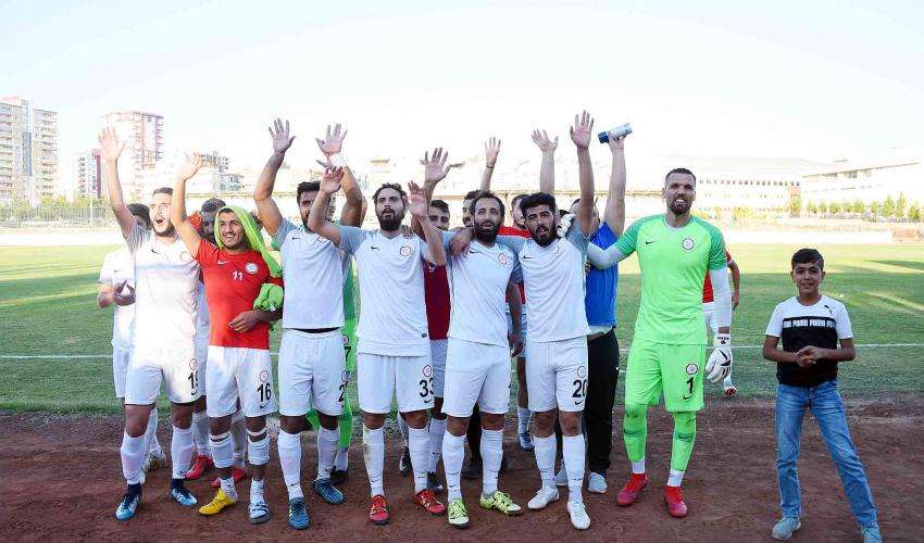 Siverek Belediyespor evinde kazandı 2-0