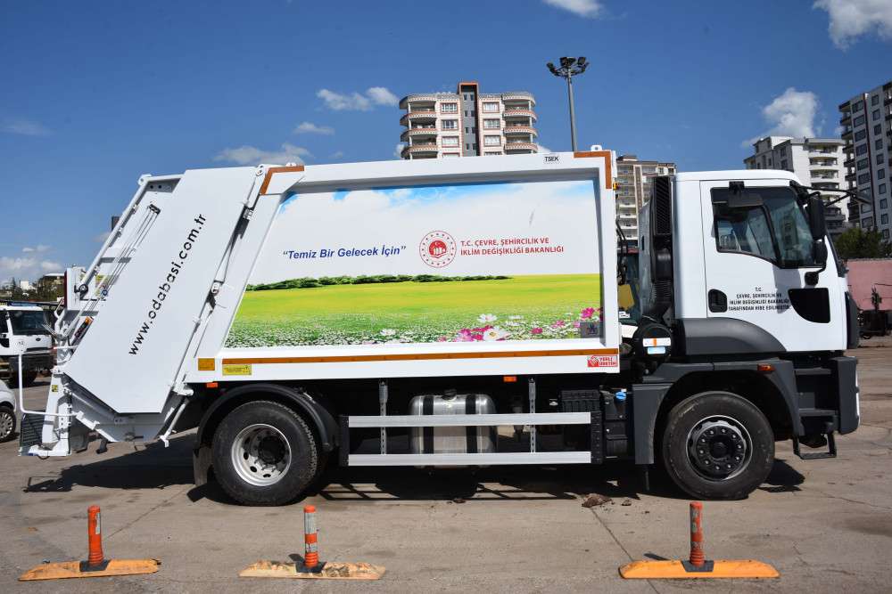 Siverek Belediyesi, araç filosunu güçlendirmeyi sürdürüyor.